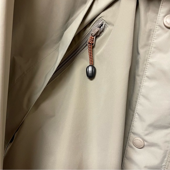 Woolrich Rain Jacket - Picture 5 of 7